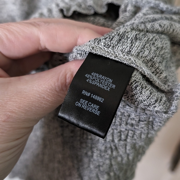 TORRIDSUPER SOFT PLUSH TOP  Size 0 V neck - Picture 2 of 7